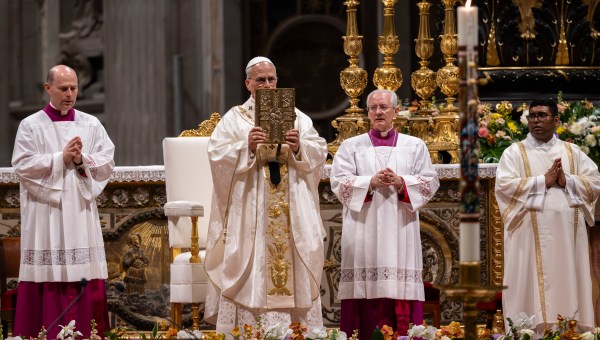pope-leo-xiv-easter-vigil-st.-peters-basilica-vatican