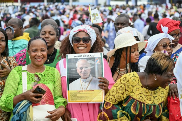 pope-leo-xiv-holy-mass-yaounde-ville-airport
