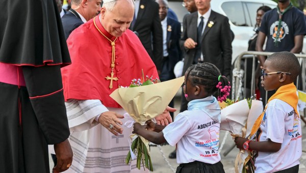 pope-leo-xiv-lady-fatima-luanda-africa