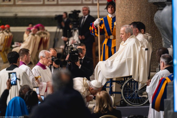 pope-leo-xiv-mass-lords-supper-holy-thursday