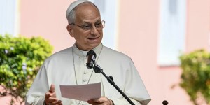 En Angola, León XIV denuncia la explotación y las ilusiones de riqueza