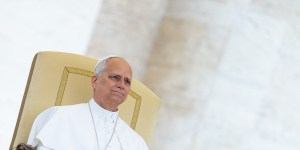 León XIV en Acerra: una promesa hecha por Francisco