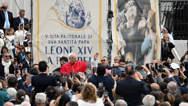 Corner Item Image - Pompeya: Habían venido por la Virgen… y celebraron al Papa