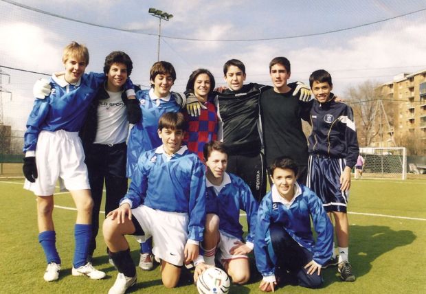 San Carlo Acutis che gioca a calcio