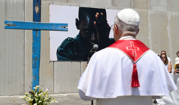 Corner Hero Image - “Abrazar la cruz de Cristo”: la invitación de León XIV a las Islas Canarias