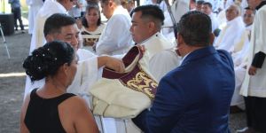 ¿Un sacerdote tiene padrino? Conoce su papel espiritual