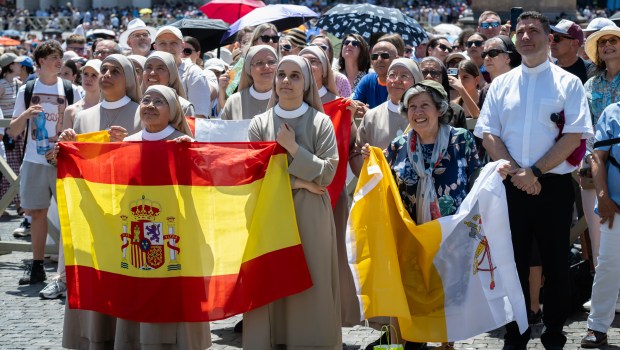 Faithful gather under the summer heat in St. Peter’s Square to participate in the Angelus prayer led by Pope Leo XIV at the Vatican, June 21, 2026.