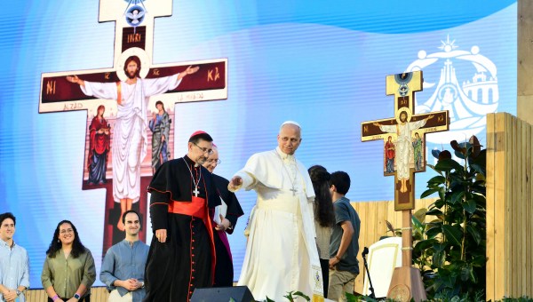 pope-leo-xiv-holds-prayer-vigil-young-people-spain