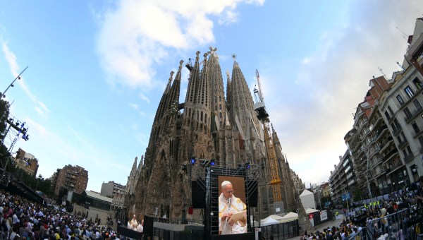 pope-leo-xiv--holy-mass-basilica-sagrada-familia-jesus-christ-tower-barcelona