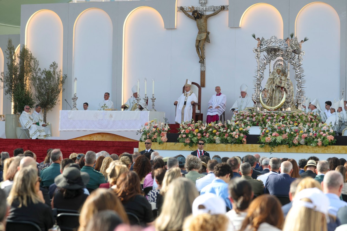 pope-leo-xiv-holy-mass-gran-canaria-stadium-las-palmas-canary-island-gran-canaria