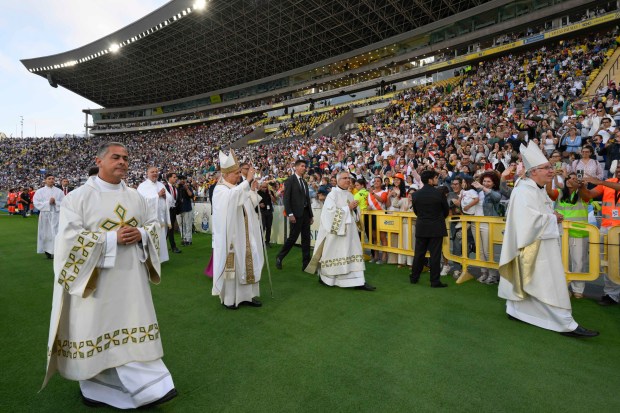pope-leo-xiv-holy-mass-gran-canaria-stadium-las-palmas-canary-island-gran-canaria