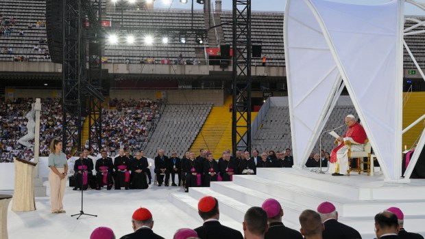 pope-leo-xiv-prayer-vigil-lluis-companys-olympic-stadium-barcelona-spain