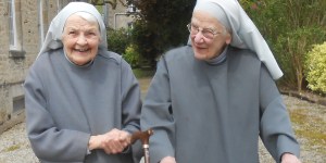 El hermoso guiño de Dios en el último viaje de dos monjas benedictinas