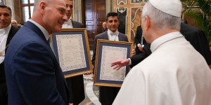 Un empresario que apoya la obra benéfica de la Iglesia