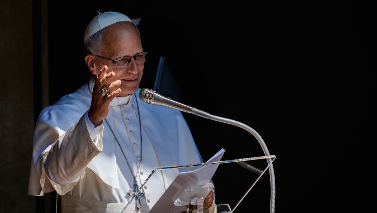 pope-leo-xiv-angelus-castel-gandolfo