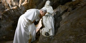 León XIV realiza una visita sorpresa al Santuario de la Trinidad en Valle Pietra
