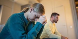 Desconexión emocional en pareja: cuando algo se apaga